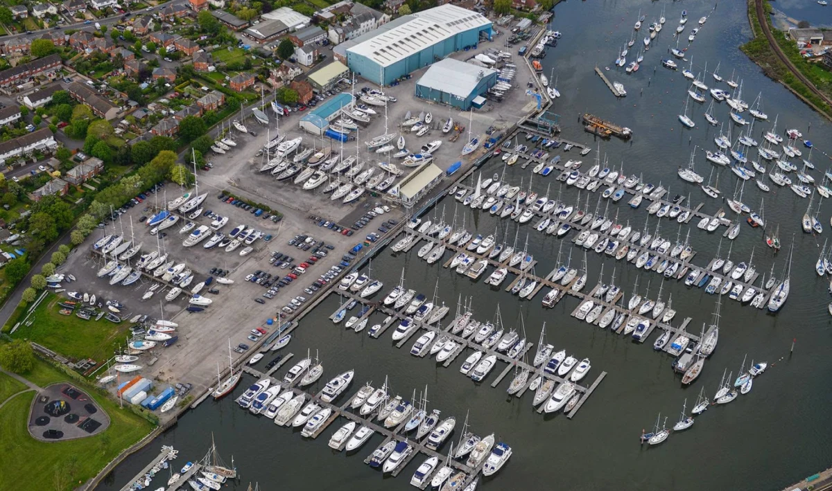 Berthon Lymington Marina - фото марины 1