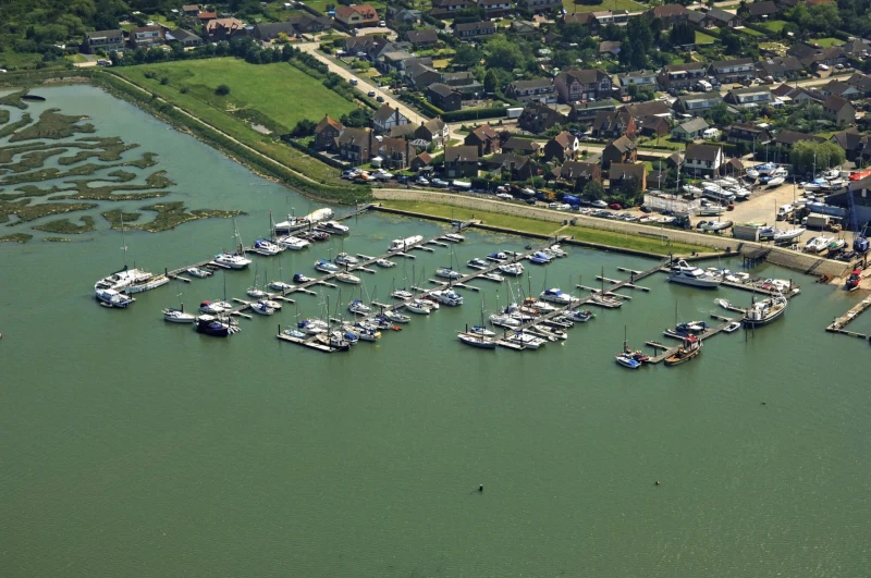 Blackwater Marina - фото марины 2
