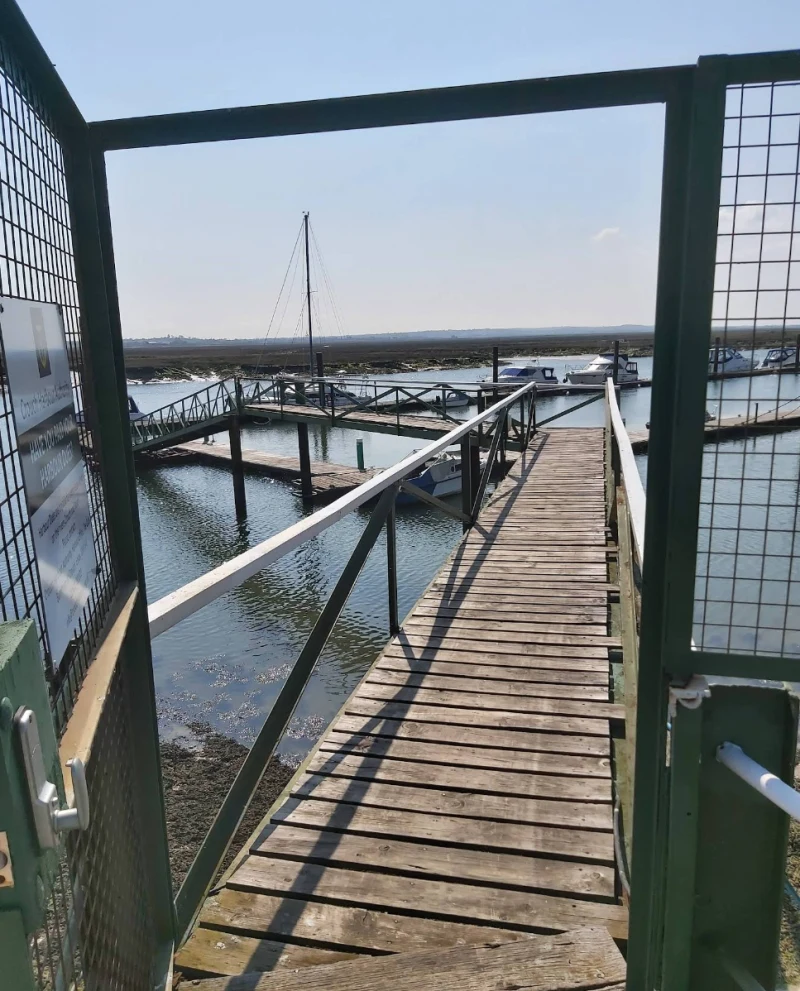Bridgemarsh Marina - фото марины 2