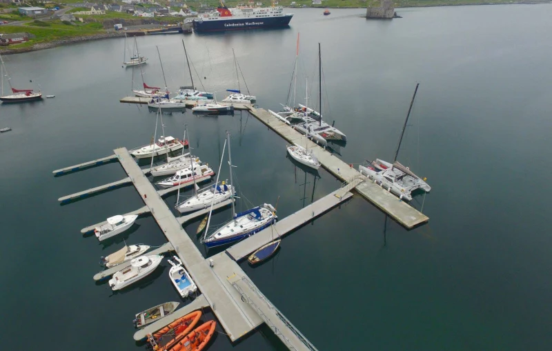 Castlebay Marina - фото марины 2