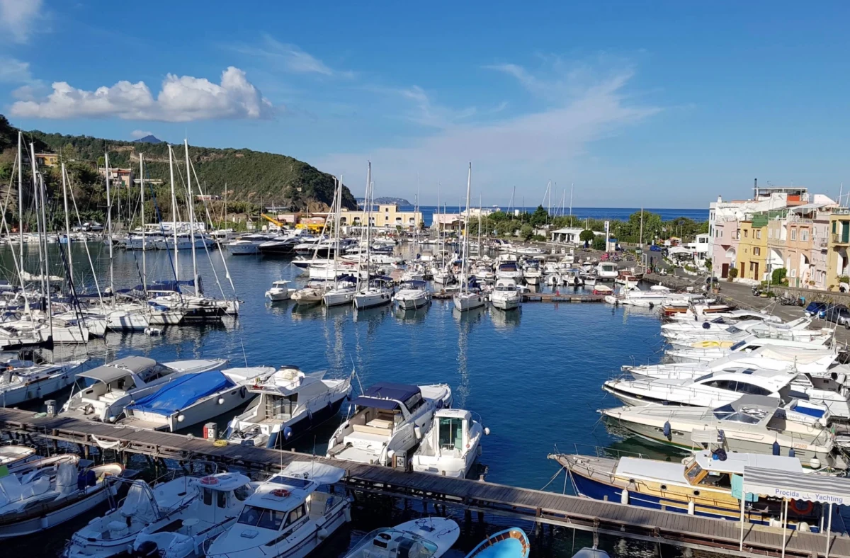 Chiaiolella Marina - фото марины 1