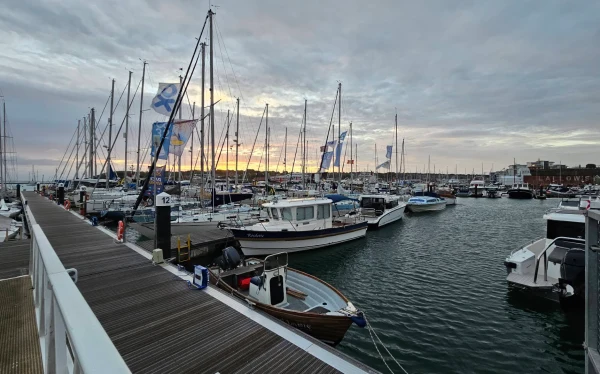 Cowes Yacht Haven - фото марины 3