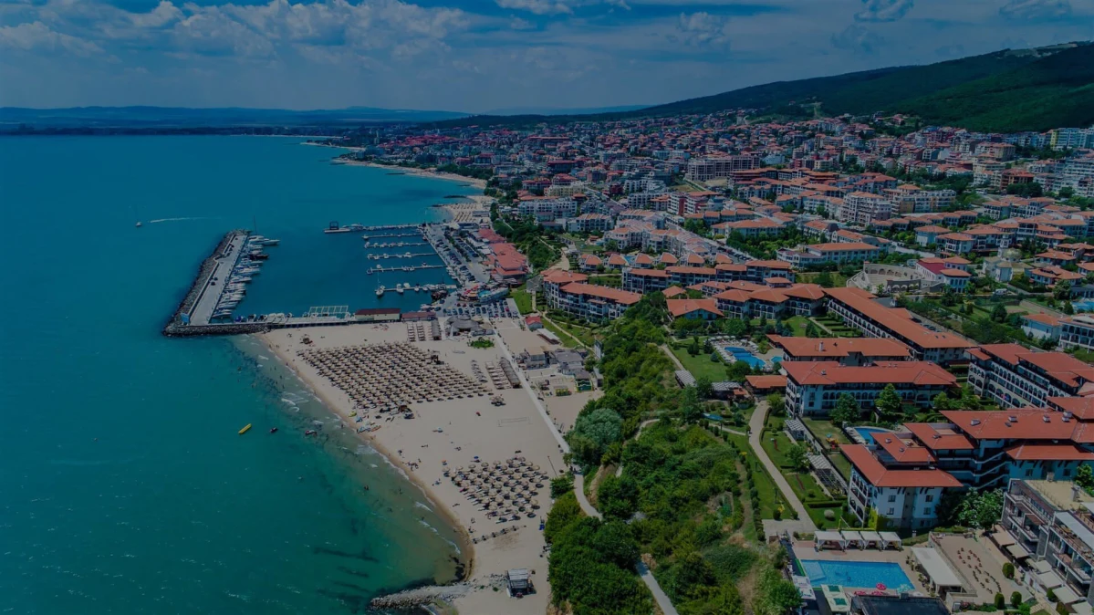 Marina Dinevi - jahtsadama foto 1