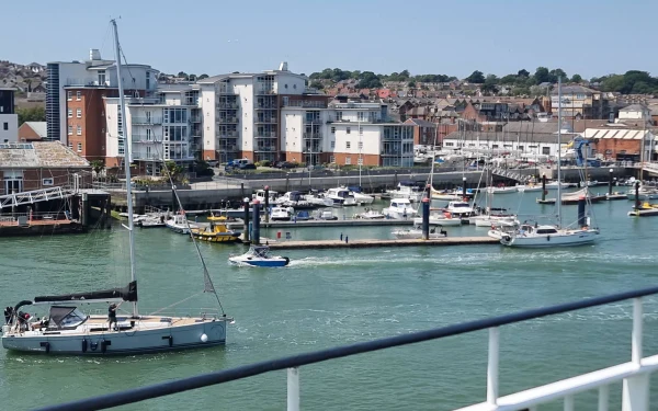 East Cowes Marina - фото марины 4