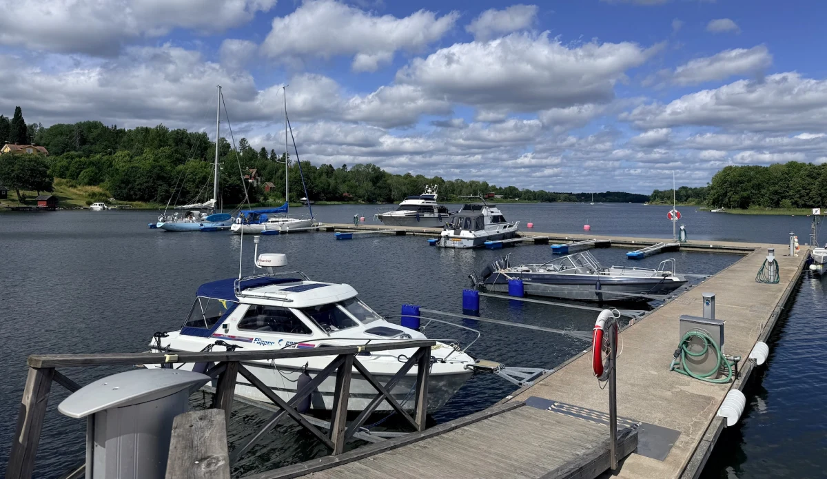 Marina Elmsta - marina photo 1