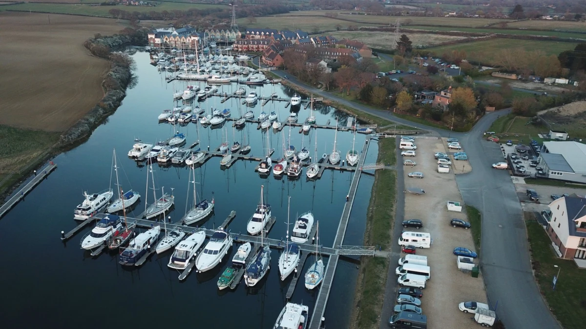 Island Harbour Marina - фото марины 1