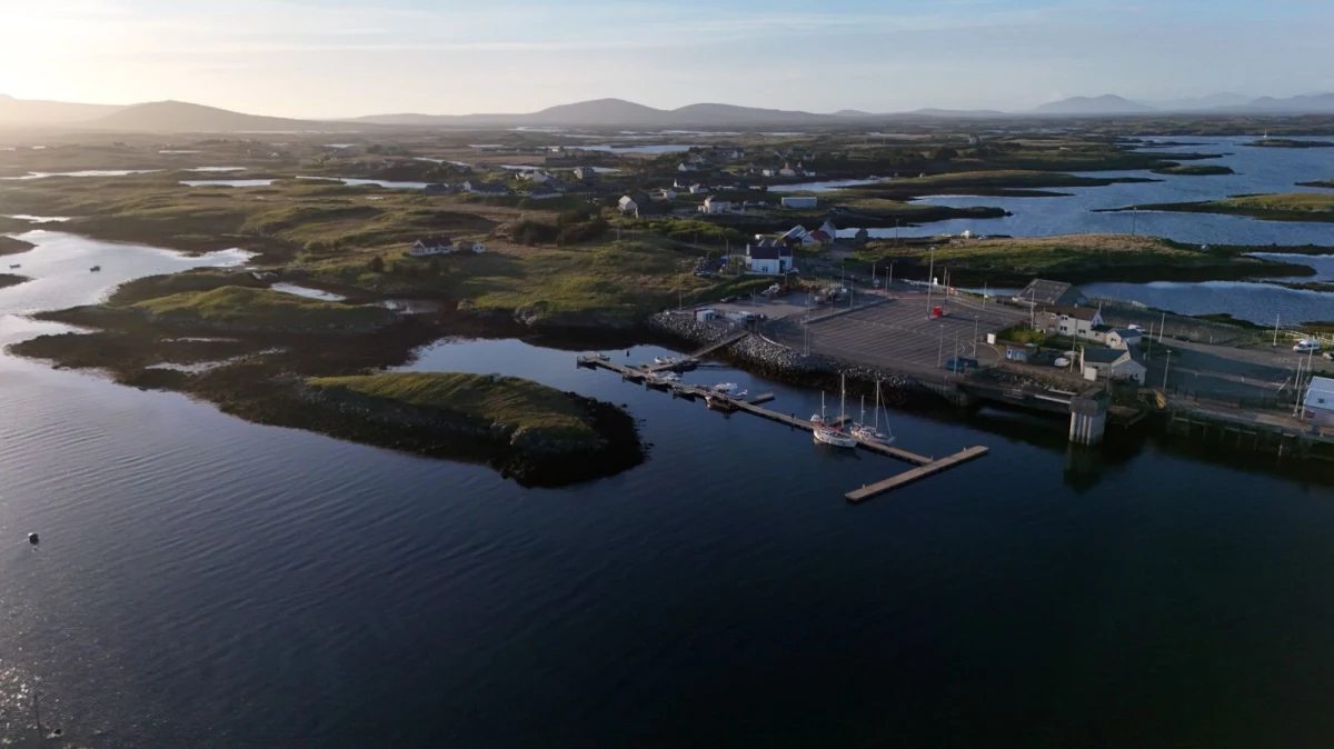 Lochmaddy Marina - фото марины 1