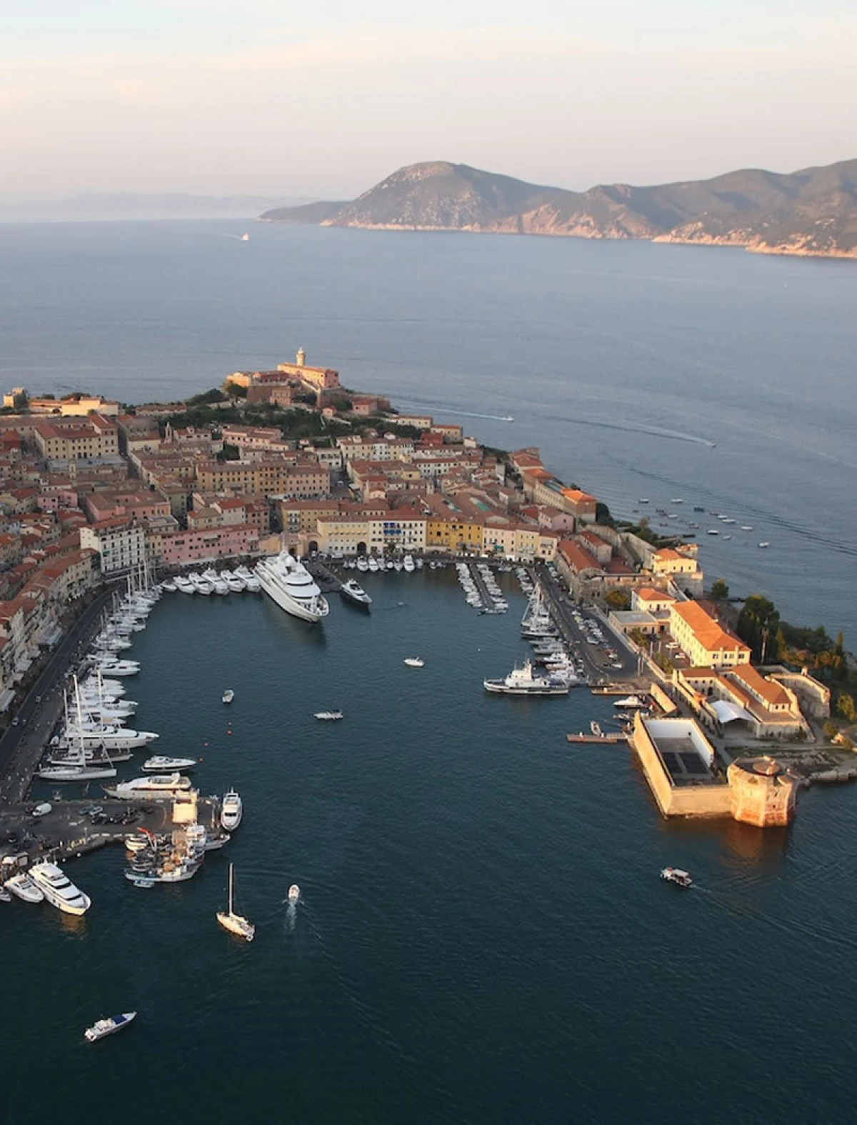 Marina Portoferraio - фото марины 1