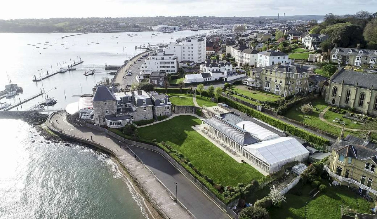 Royal Yacht Squadron Haven - фото марины 1