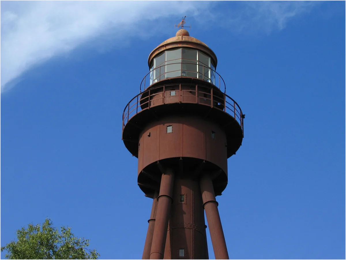 Ruhnu Lighthouse - фото достопримечательности 1