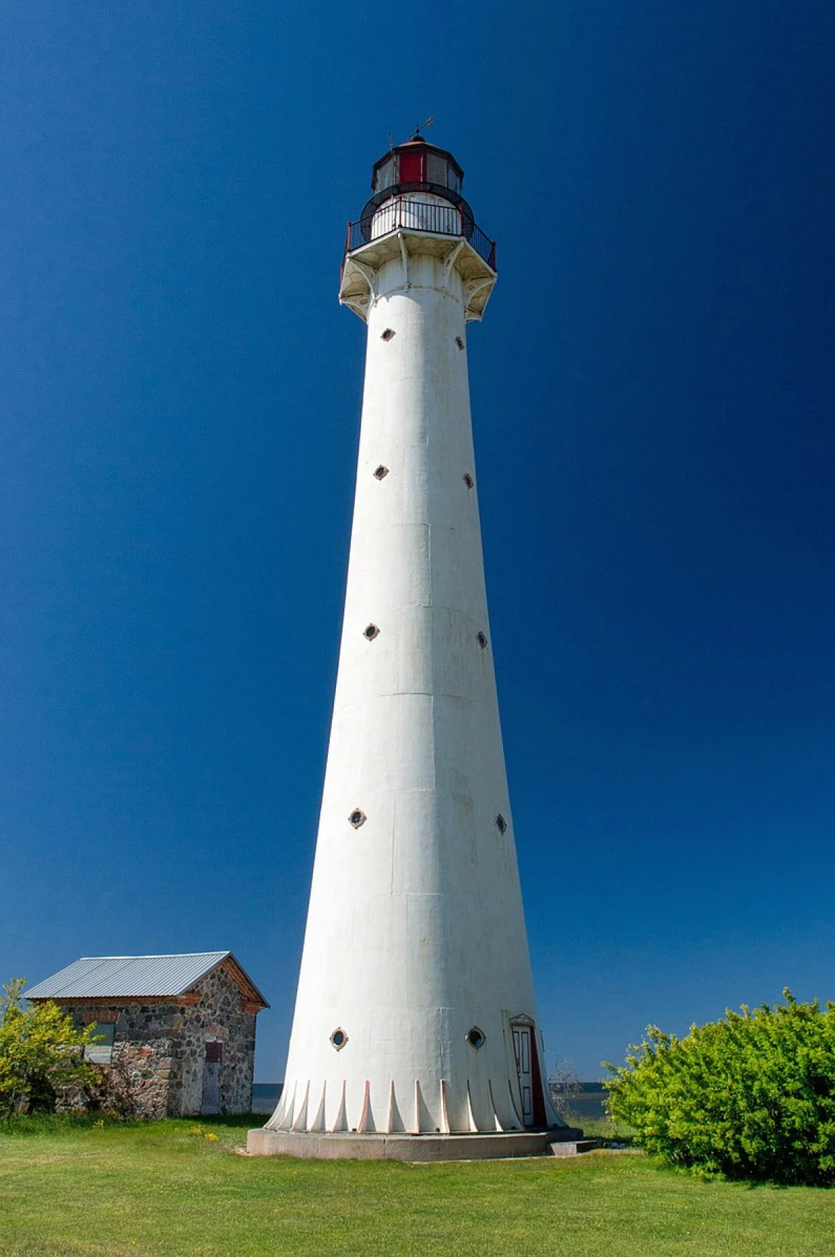 Kihnu Lighthouse - фото достопримечательности 1