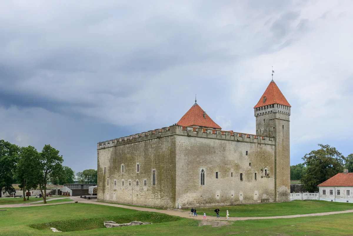 Kuressaare Castle - фото достопримечательности 1