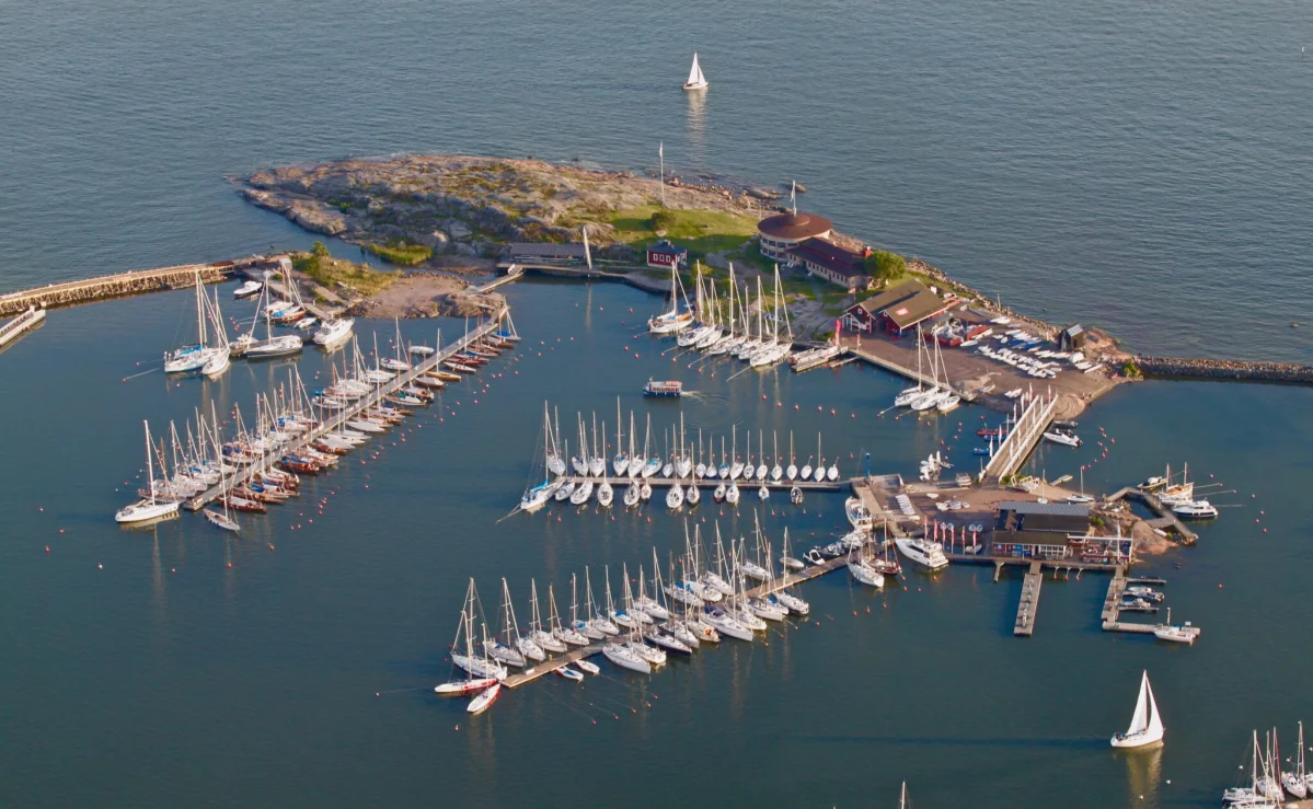 Liuskasaari Marina - фото марины 1