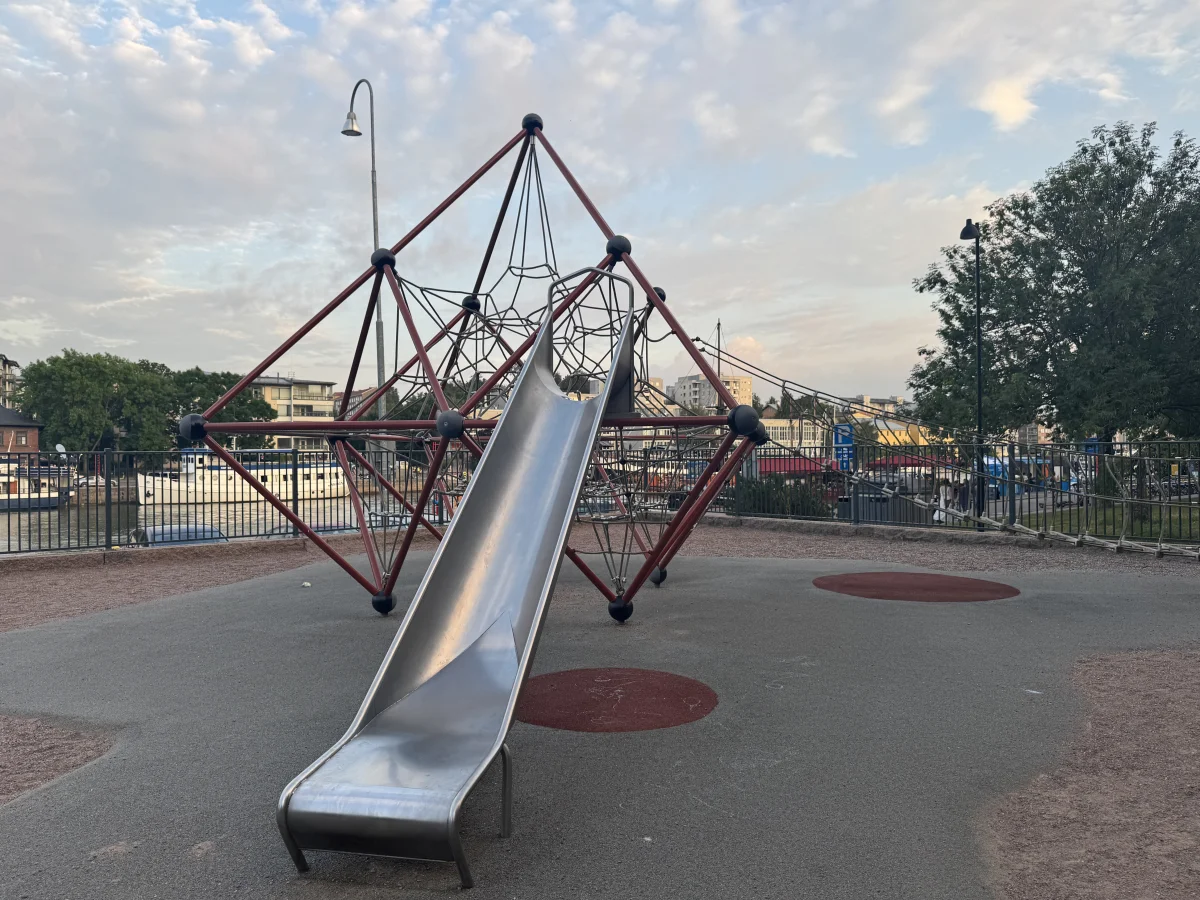 Barker Park Playground - фото достопримечательности 1