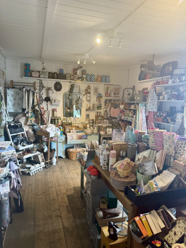 Kiurunpesä Shop - фото достопримечательности 4