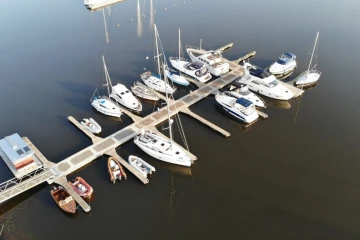 Marina Club