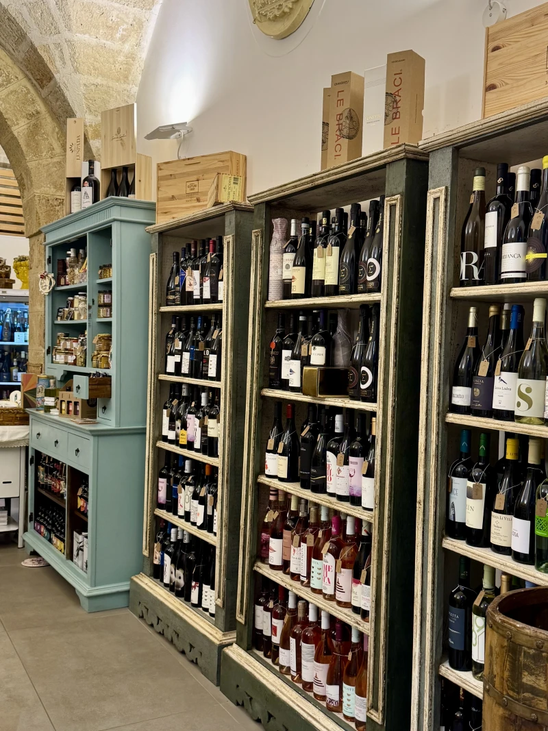 SOMM’A4 Wine Shop - фото достопримечательности 2
