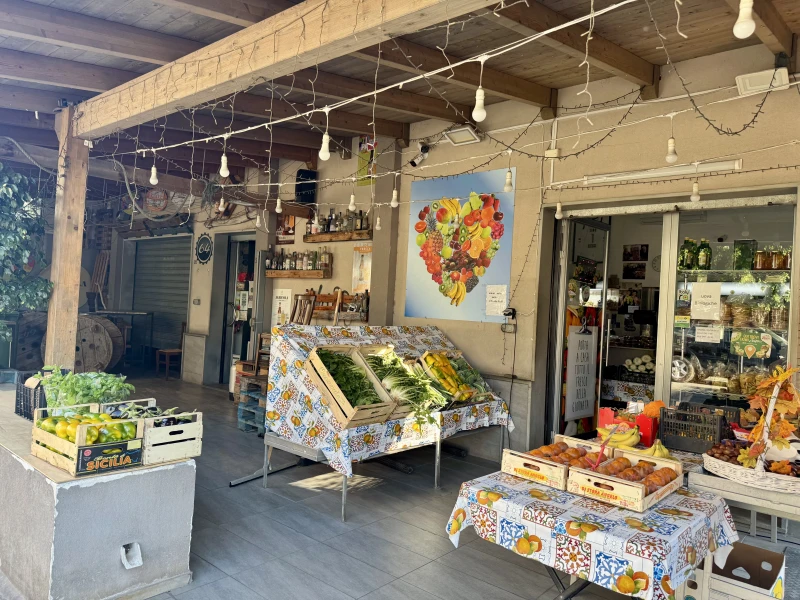 L’Angolo Delle Gemelle Greengrocer’s - фото достопримечательности 2