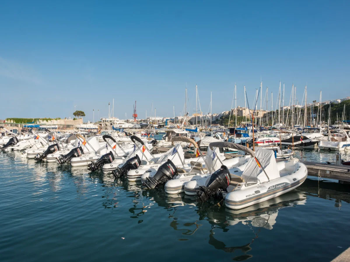 Marina Menorca - фото марины 1