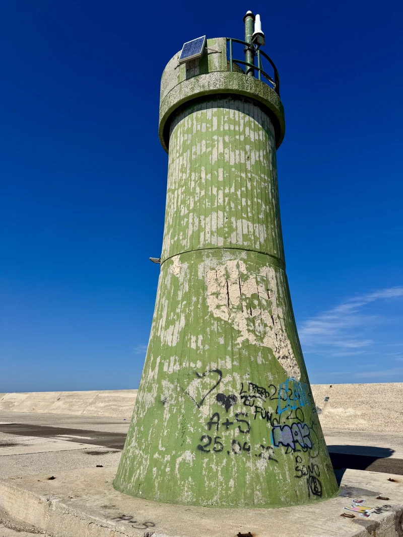 The Green Lighthouse of Punta Riso - фото достопримечательности 2