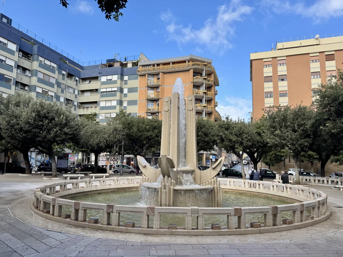 Fontana Monumentale di Piazza Cairoli - фото достопримечательности 1