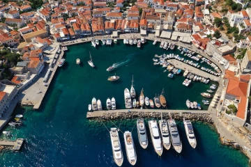 Hydra Town Port