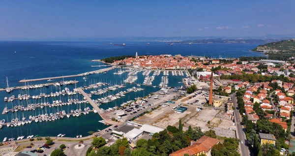 Marina Izola - фото марины 3