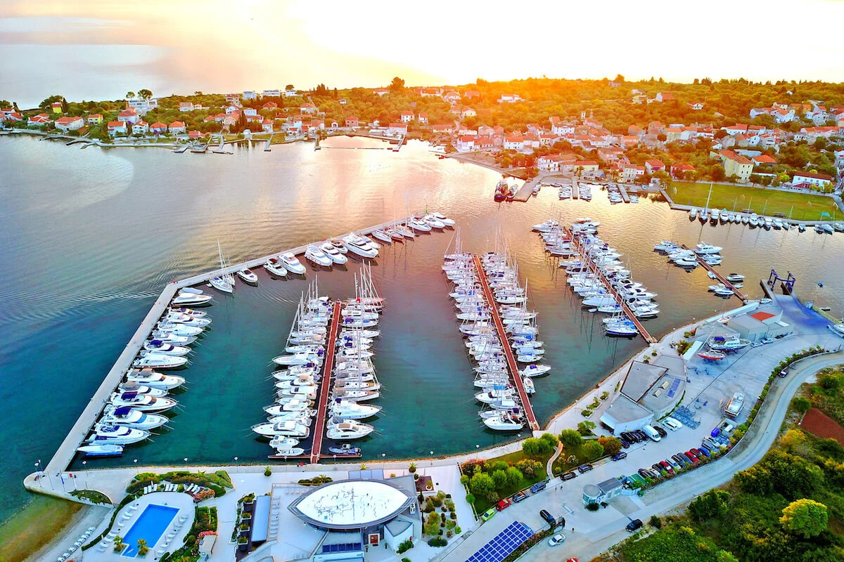 Olive Island Marina - фото марины 1
