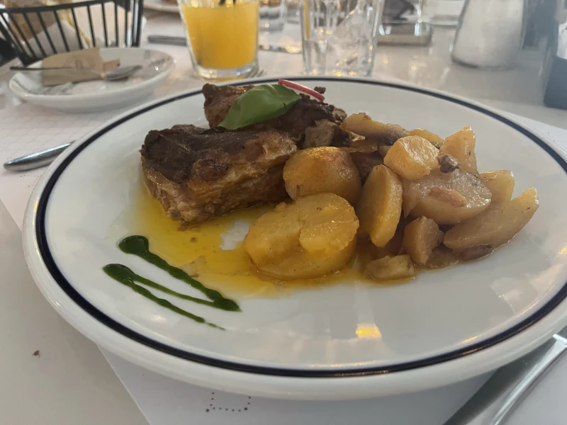 Buta Restaraunt - фото достопримечательности 2