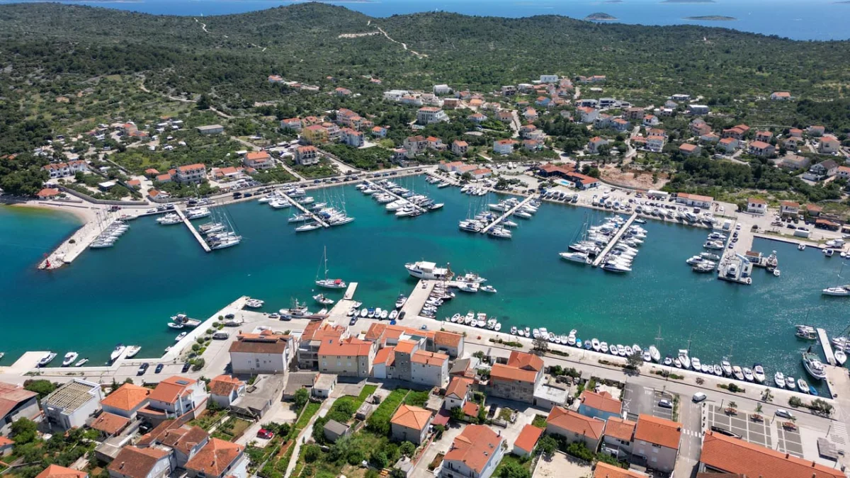 ACI Marina Jezera - фото марины 1