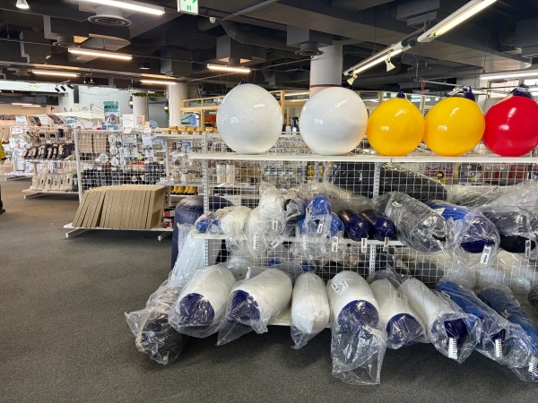 Tokyo Yumenoshima Marina Marine Shop / Chandlery (マリンショップ) - store photo 4