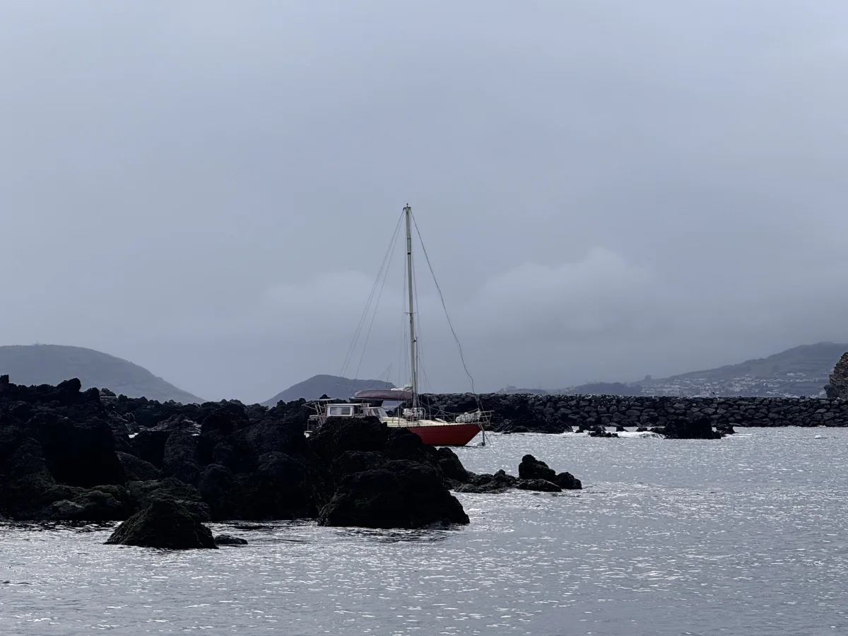 Anchorage near Madalena Port - anchorage photo 1