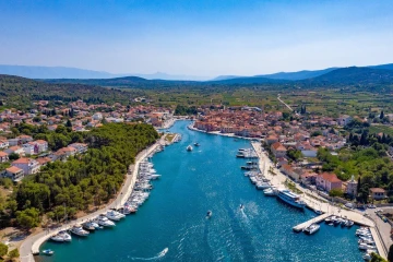 Stari Grad Harbour