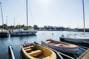Hallahamnen, Hasslö